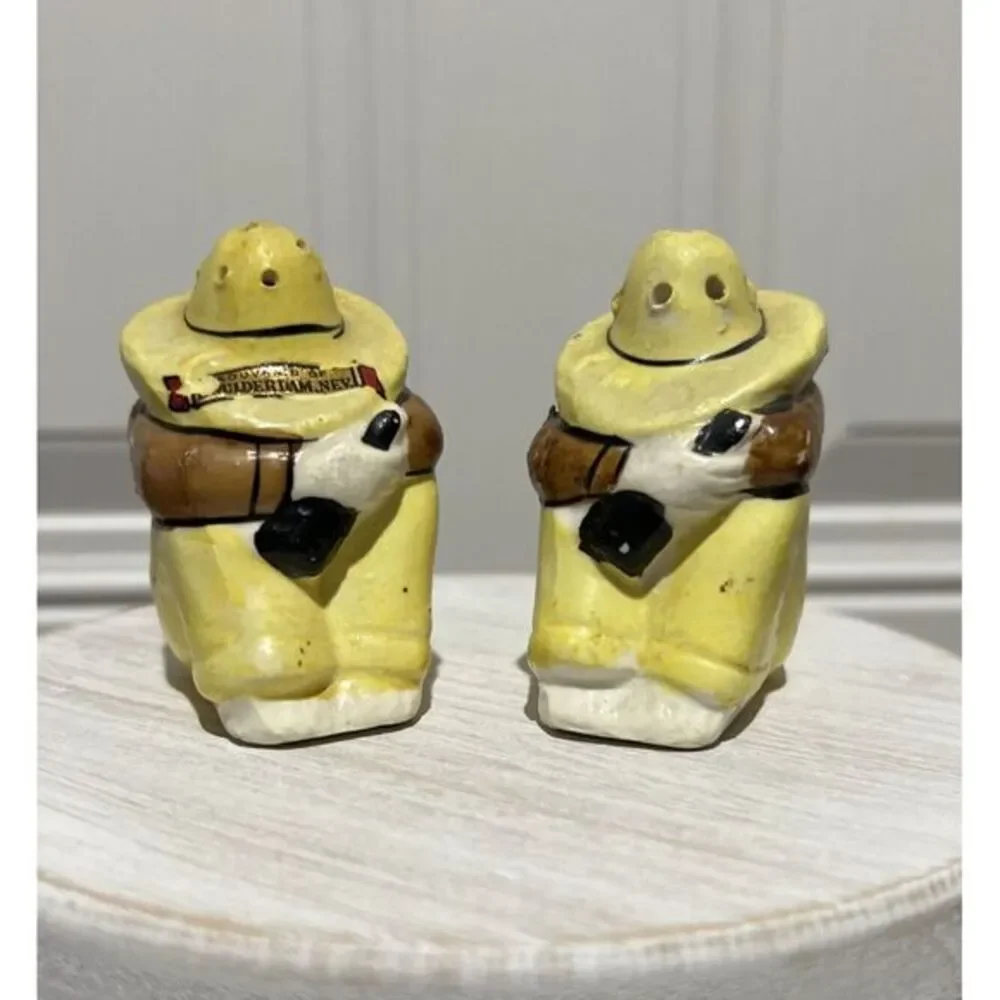 Vintage‎ Mexican Men Salt Pepper Shakers Sombrero Tequila Sitting Siesta Japan